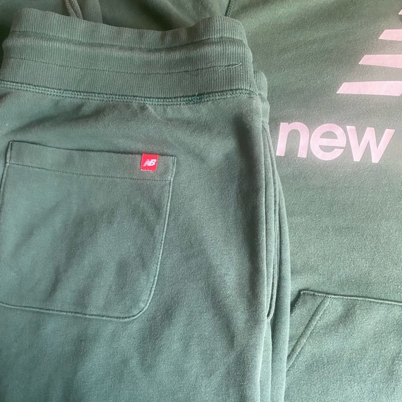 NEW BALANCE SWEAT SUIT - Picture 5 of 5